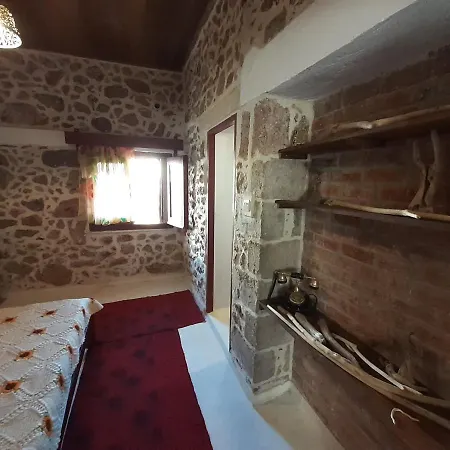 Stone House In The Center Of The Village Apartment