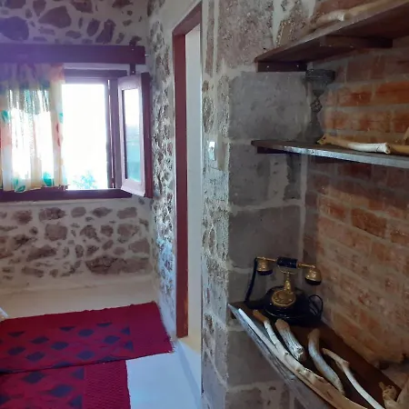 Stone House In The Center Of The Village Apartment